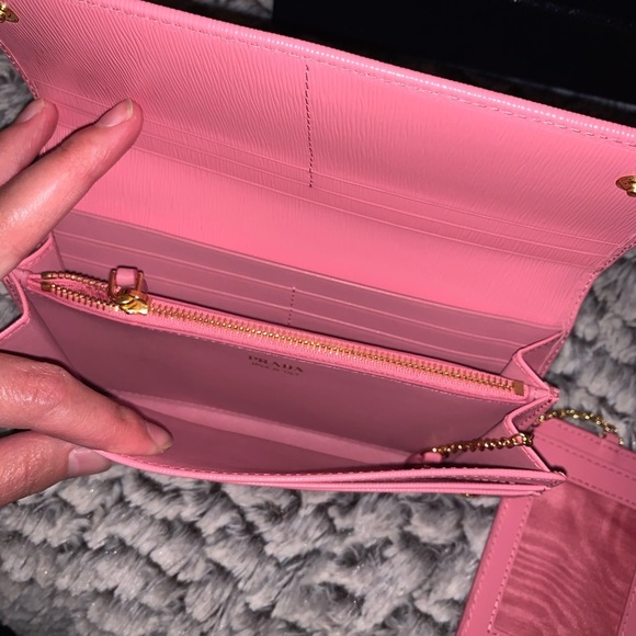 NWOT Prada Pink Saffiano Leather Wallet - Picture 7 of 8